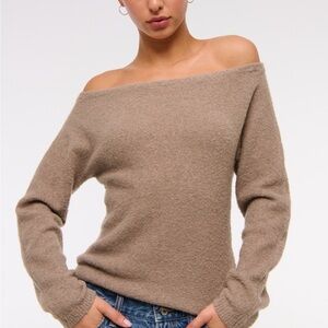 Women’s Abercrombie & Fitch Taupe Boucle Off-the-Shoulder Sweater